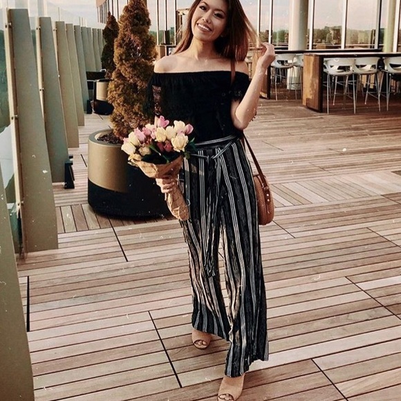 Urban Outfitters Pants - Striped Flowy Pants